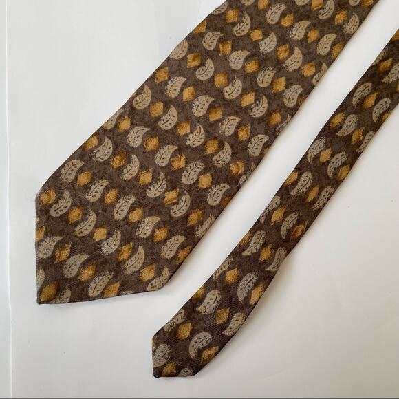 Geoffrey Beene Silk Tie Feathers Geometric Tan Brown Neutrals Made in USA EUC - Picture 5 of 7